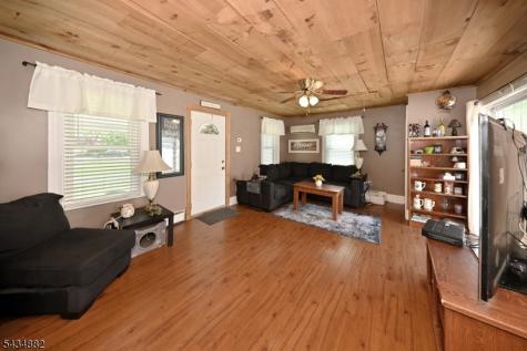 28 Makemoney Avenue Wanaque NJ 07420