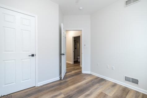 6 Weybourne Lane White NJ 07823
