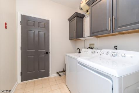 6 Weybourne Lane White NJ 07823