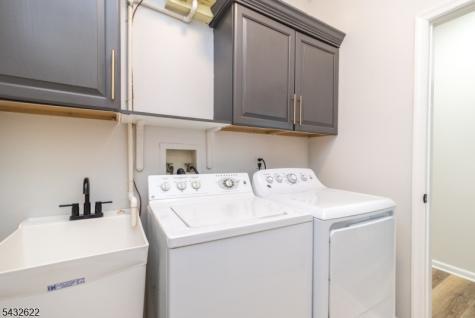 6 Weybourne Lane White NJ 07823