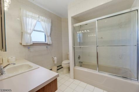 80 Garfield Place Totowa NJ 07512