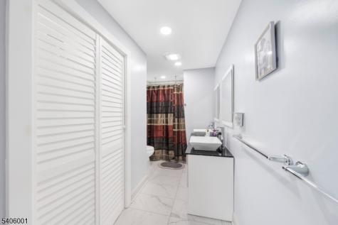 61 Keer Avenue Newark NJ 07112
