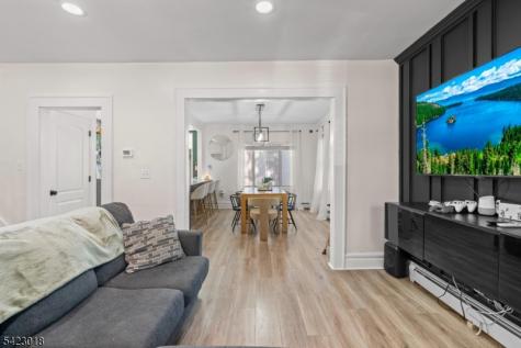 42 Richelieu Place Newark NJ 07106