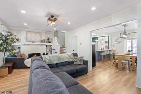 42 Richelieu Place Newark NJ 07106