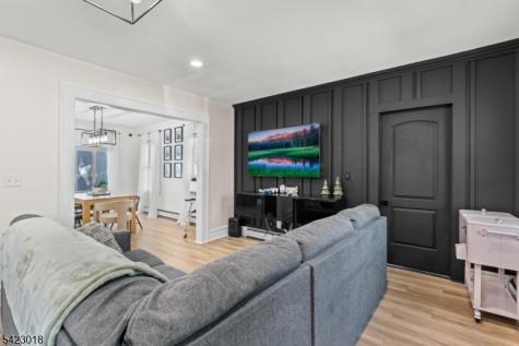 42 Richelieu Place Newark NJ 07106