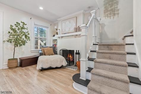 42 Richelieu Place Newark NJ 07106