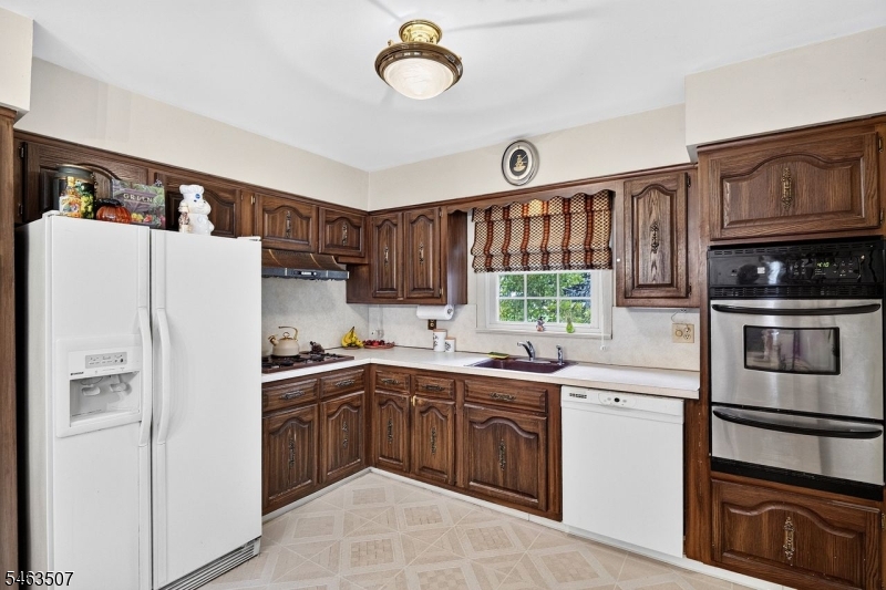 38 Sherwood Avenue East Brunswick NJ 08816