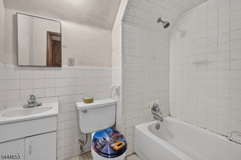 389 N Maple Avenue East Orange NJ 07017