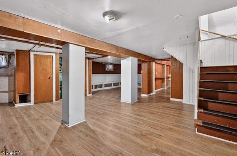 389 N Maple Avenue East Orange NJ 07017