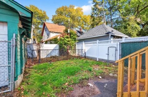389 N Maple Avenue East Orange NJ 07017
