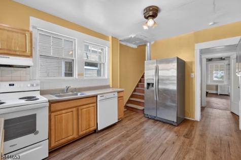 389 N Maple Avenue East Orange NJ 07017