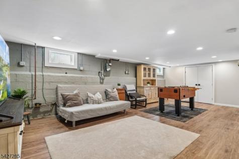 8 Newman Avenue Verona NJ 07044