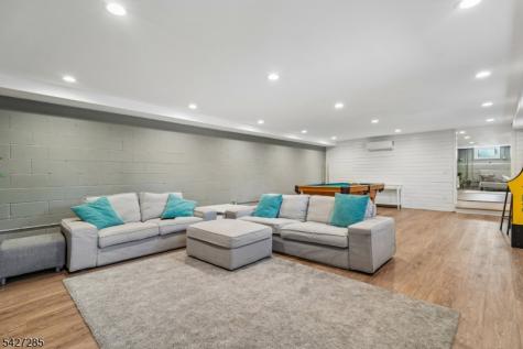 8 Newman Avenue Verona NJ 07044