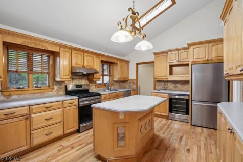 312 Lenox Avenue Pompton Lakes NJ 07442