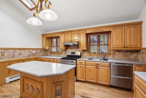 312 Lenox Avenue Pompton Lakes NJ 07442