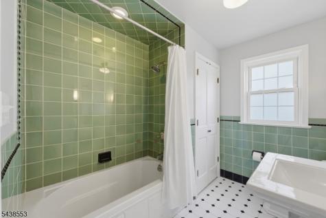 154 Garfield Place Maplewood NJ 07040