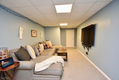 29 Fox Chase Road Jefferson NJ 07438