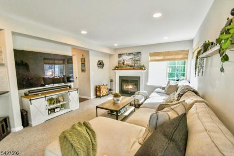 29 Fox Chase Road Jefferson NJ 07438