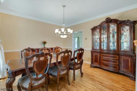 63 Twin Oaks Road Bridgewater NJ 08807