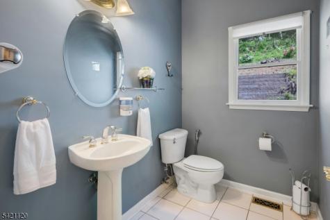 63 Twin Oaks Road Bridgewater NJ 08807