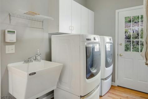 63 Twin Oaks Road Bridgewater NJ 08807