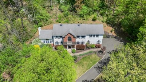 63 Twin Oaks Road Bridgewater NJ 08807