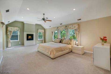 63 Twin Oaks Road Bridgewater NJ 08807