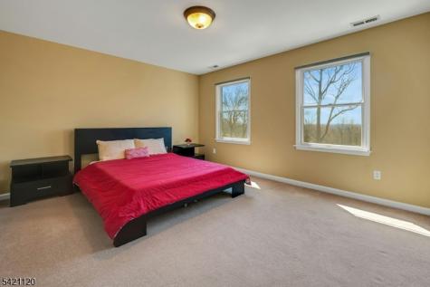 63 Twin Oaks Road Bridgewater NJ 08807