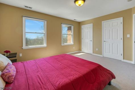 63 Twin Oaks Road Bridgewater NJ 08807
