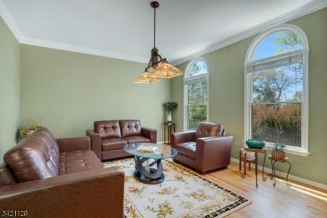 63 Twin Oaks Road Bridgewater NJ 08807