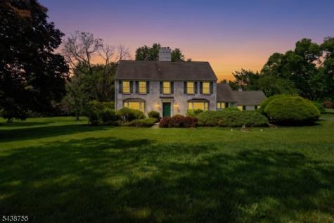 25 Arvida Drive Hopewell NJ 08534