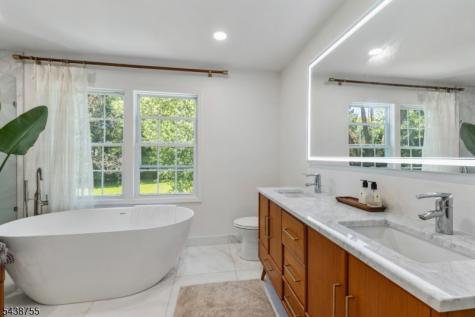25 Arvida Drive Hopewell NJ 08534