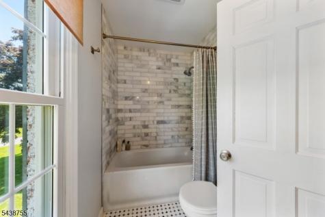 25 Arvida Drive Hopewell NJ 08534