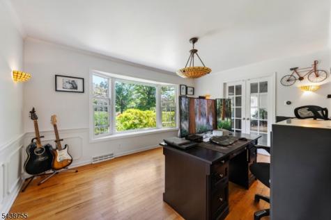 25 Arvida Drive Hopewell NJ 08534
