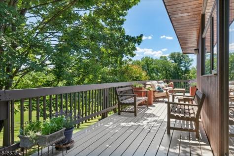 15 Palatine Road Tewksbury NJ 07830