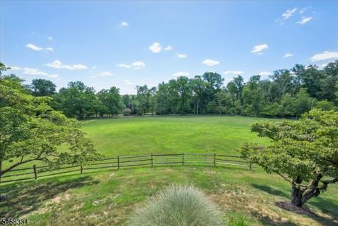 15 Palatine Road Tewksbury NJ 07830