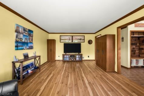 5 Jenny Jump Court Raritan NJ 08822