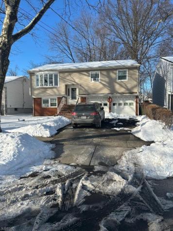 211 E 10th Avenue Roselle NJ 07203