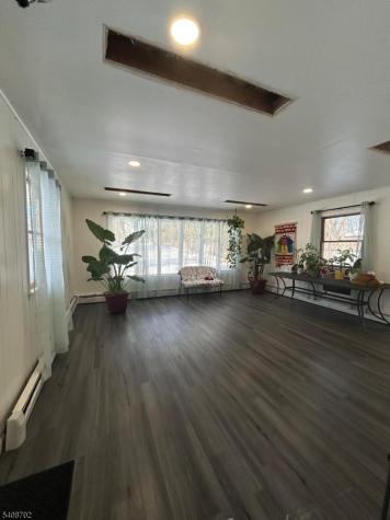 211 E 10th Avenue Roselle NJ 07203