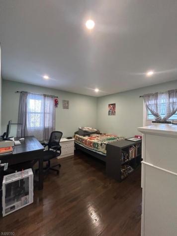 211 E 10th Avenue Roselle NJ 07203