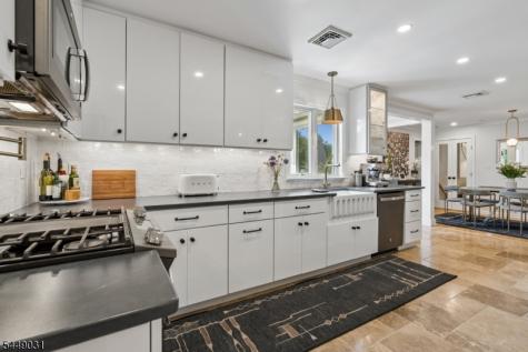 75 Birchwood Knolls Lawrence NJ 08648