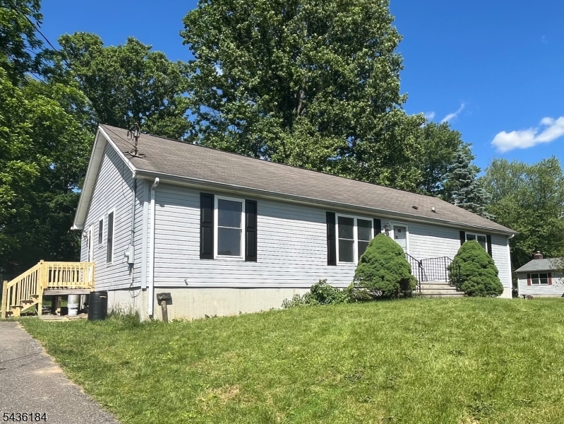 23 Elm Street Oxford NJ 07863