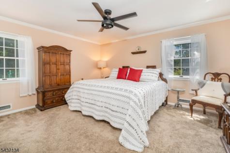 37 Holmes Oval New Providence NJ 07974