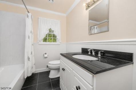 37 Holmes Oval New Providence NJ 07974