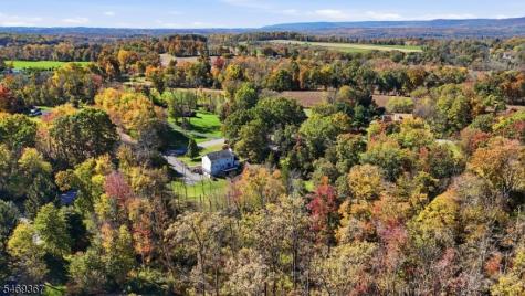 26 Countryside Road Knowlton NJ 07832