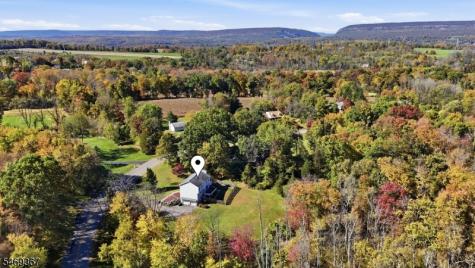 26 Countryside Road Knowlton NJ 07832