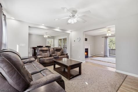 26 Countryside Road Knowlton NJ 07832
