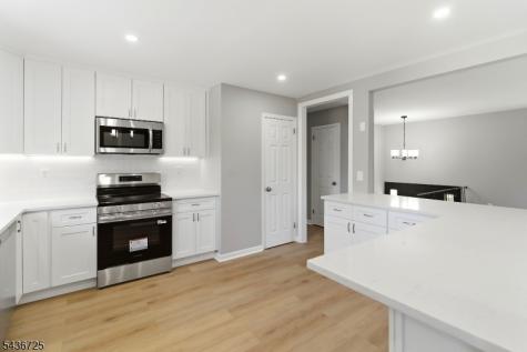10 Red Oak Way Bridgewater NJ 08807