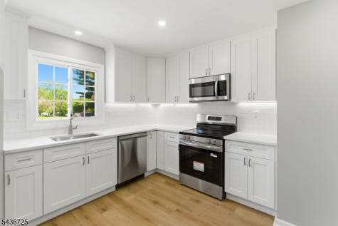 10 Red Oak Way Bridgewater NJ 08807
