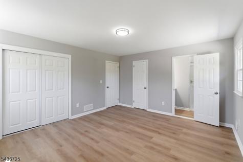 10 Red Oak Way Bridgewater NJ 08807